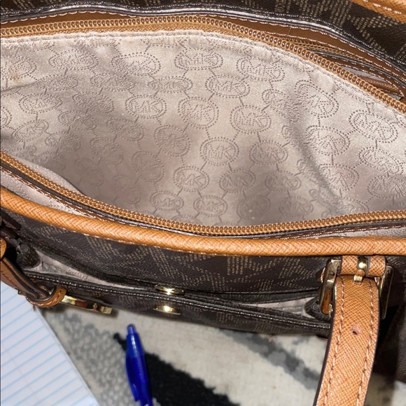 Micheal Kor’s Jet Set Brown Monogram Tote Bag with Matching Wallet 16”W x 13”H 🌸 - Picture 10 of 16